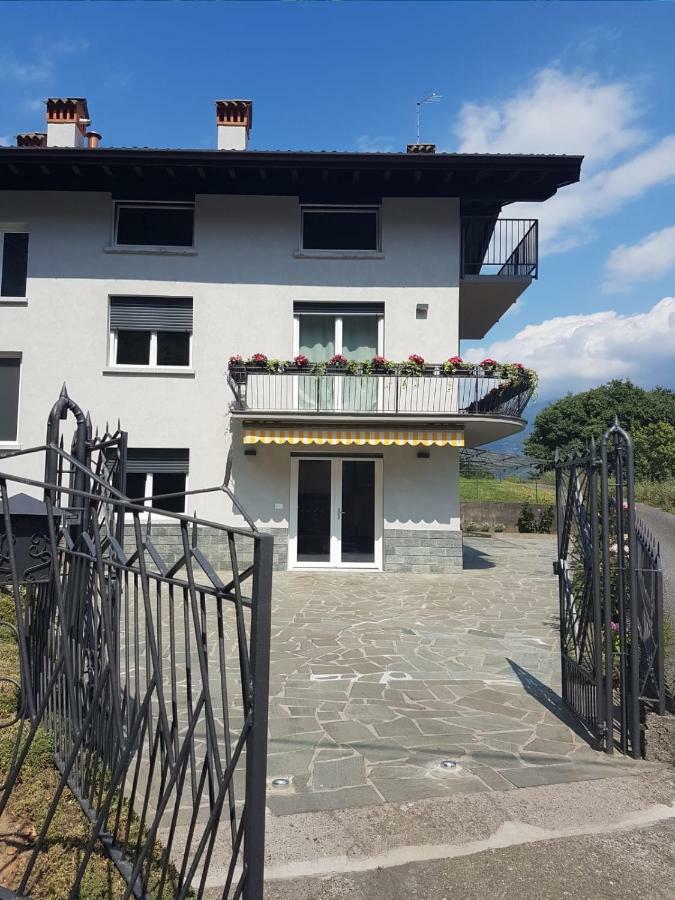 Ml House Villa Costa Volpino Exterior photo